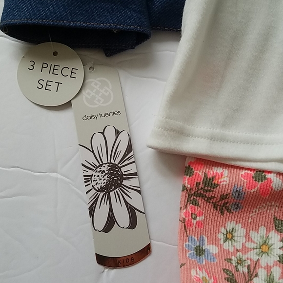 Daisy Fuentes Girls Set - Picture 14 of 16